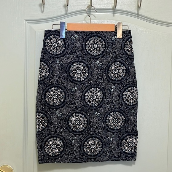 Loft Skirt - Picture 1 of 3
